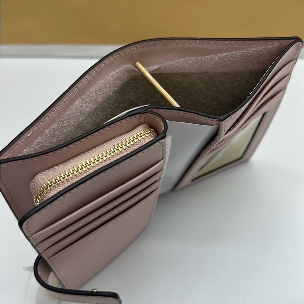 Michael Kors Pink and White Floral Wallet - Picture 13 of 16